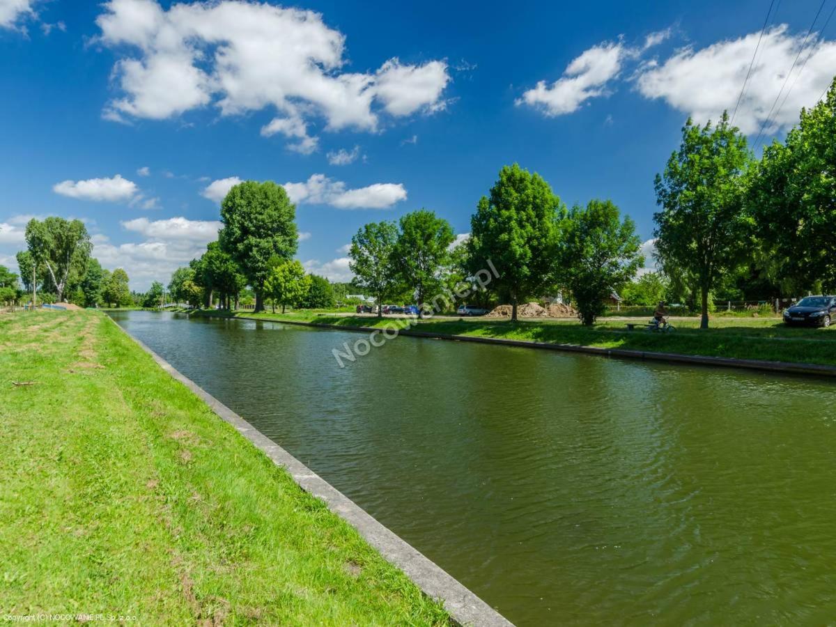 Domek Nad Kanalem Luczanskim Gizycko Exterior photo